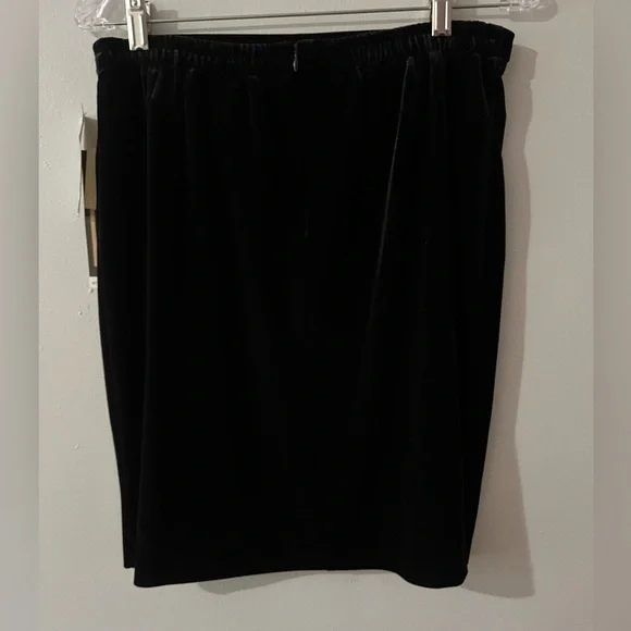 R&K Vintage Sears Classic Black Velvet Pencil Skirt Size Petite Large - Picture 4 of 6